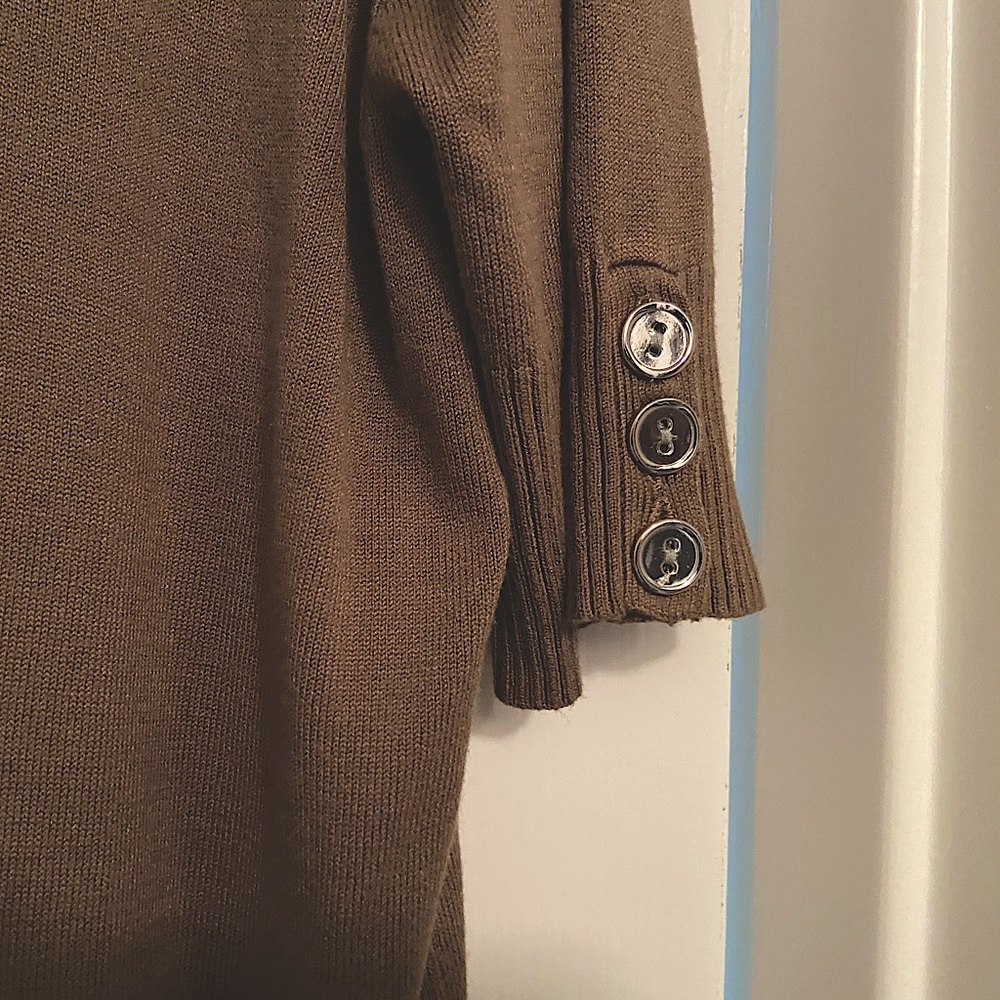 Short sleeve sweater